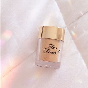 Too faced body glitter